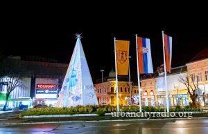 Grad Požarevac dobija novu jelku i dekorativnu rasvetu vrednosti do 6,5 miliona dinara