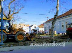 Uklanja se ograda i sanira trotoar kod Galerije Milene Pavlović Barili