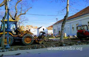 Uklanja se ograda i sanira trotoar kod Galerije Milene Pavlović Barili