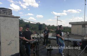 Koncert grupe “Nemir i Strast” na krovu zgrade u Kostolcu