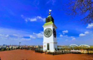 Novi Sad se pesmama i lampionima oprostio od Balaševića: „Hvala ti za sve“