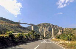 Auto-put završen 90%, Most Moračica dobija dekorativnu rasvetu