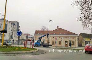 U toku postavljanje novogodišnje rasvete u Požarevcu