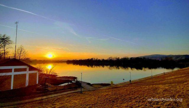 srebrno jezero zima zalazak sunce