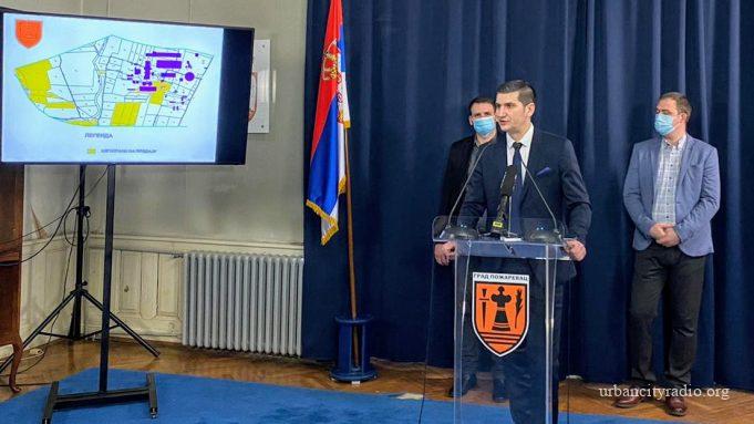 Mondiš sa skicama 0704