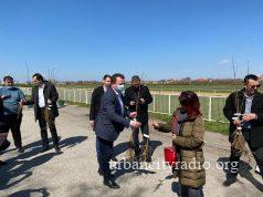 Podeljene sadnice belog jasena na požarevačkom hipodromu