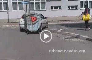 Neverovatna scena u centru Požarevca: Kontejner kao prikolica