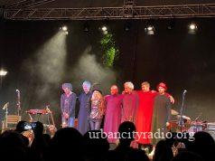 Koncert Darka Rundeka i Ekipe uz bliceve i upaljače