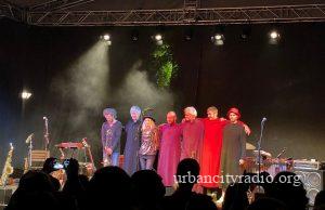 Koncert Darka Rundeka i Ekipe uz bliceve i upaljače