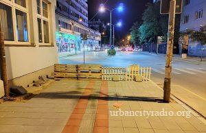 Počelo popločavanje trotoara u Lole Ribara