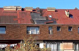 Otpadaju delovi krova u centru Požarevca, niko ništa ne preduzima