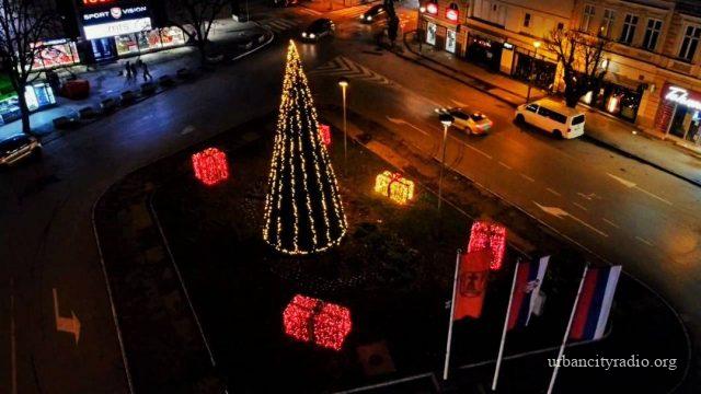 kružni tok jelka ng dron ukrasi