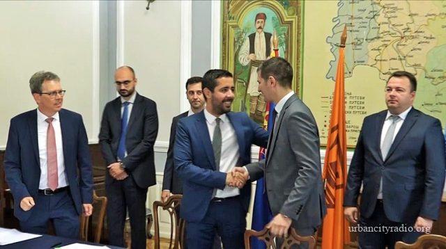 toma i mondiš potpisivanje (1)