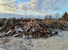 Smeće i šut – Ovako izgleda deo nove industrijske zone u Požarevcu