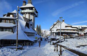 Oblačno, na planinama sneg