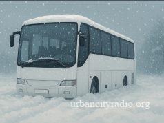 Autobus sa đacima iz Požarevca bio zaglavljen zbog snega na Divčibarama