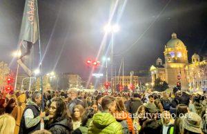 Dva skupa održana ispred Skupštine, Dijana Hrka nastavlja štrajk glađu