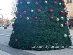 Sve manje ukrasa na jelci u Požarevcu