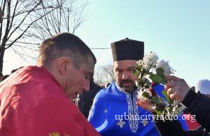 Bogojavljenje u Kostolcu: Vuk Janjuš prvi doplivao do Časnog krsta