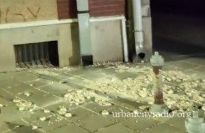 Pao deo fasade na uglu Vardarske i Čede Vasovića