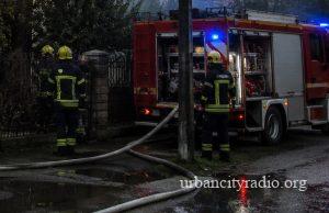 Dramatično jutro u Požarevcu, grom zapalio krov kuće