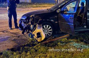 Sudar dva vozila u Požarevcu, jedno udarilo u drvo